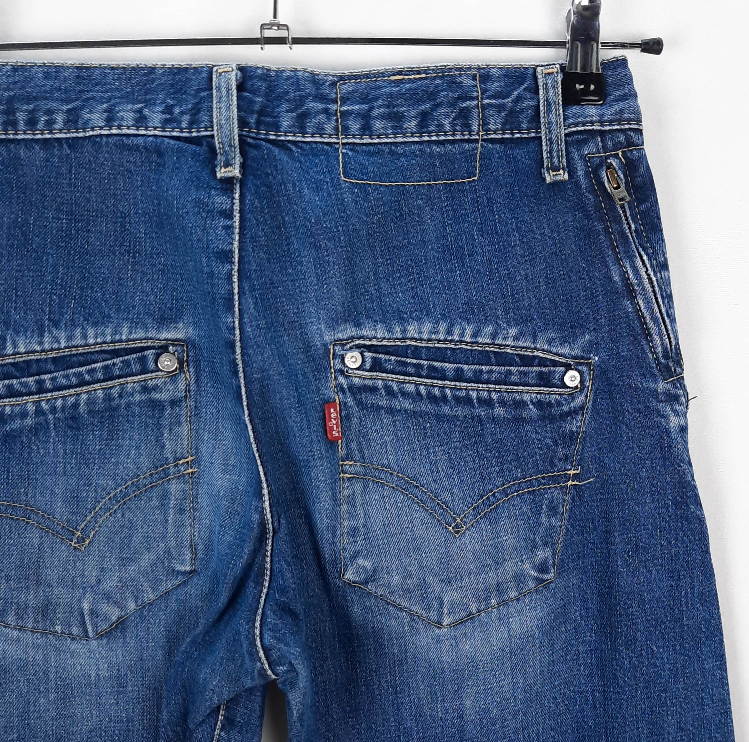 Levi's Engineered Jeans Talla ESPAÑA 38-40 W29 de Segunda Mano