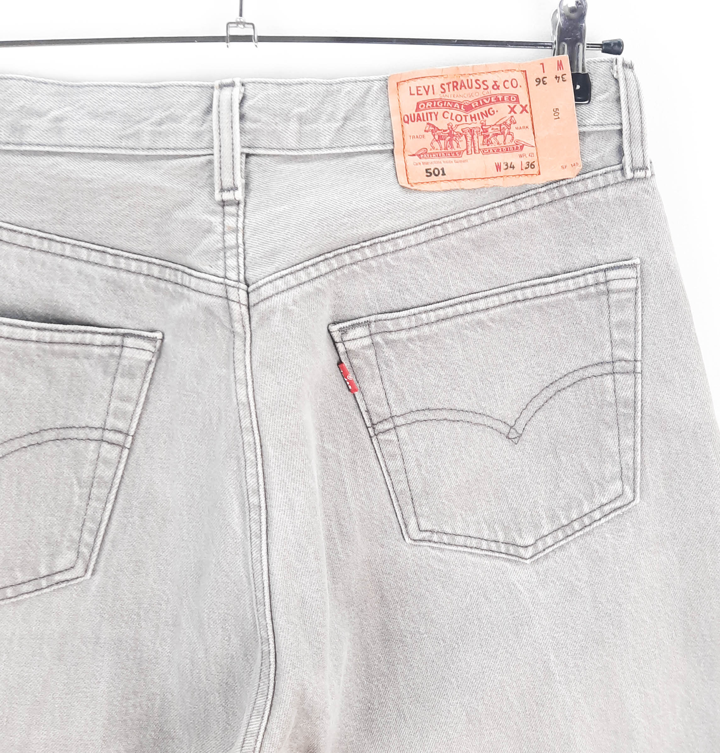Levi's 501 Talla ESPAÑA 42 W34 de Segunda Mano