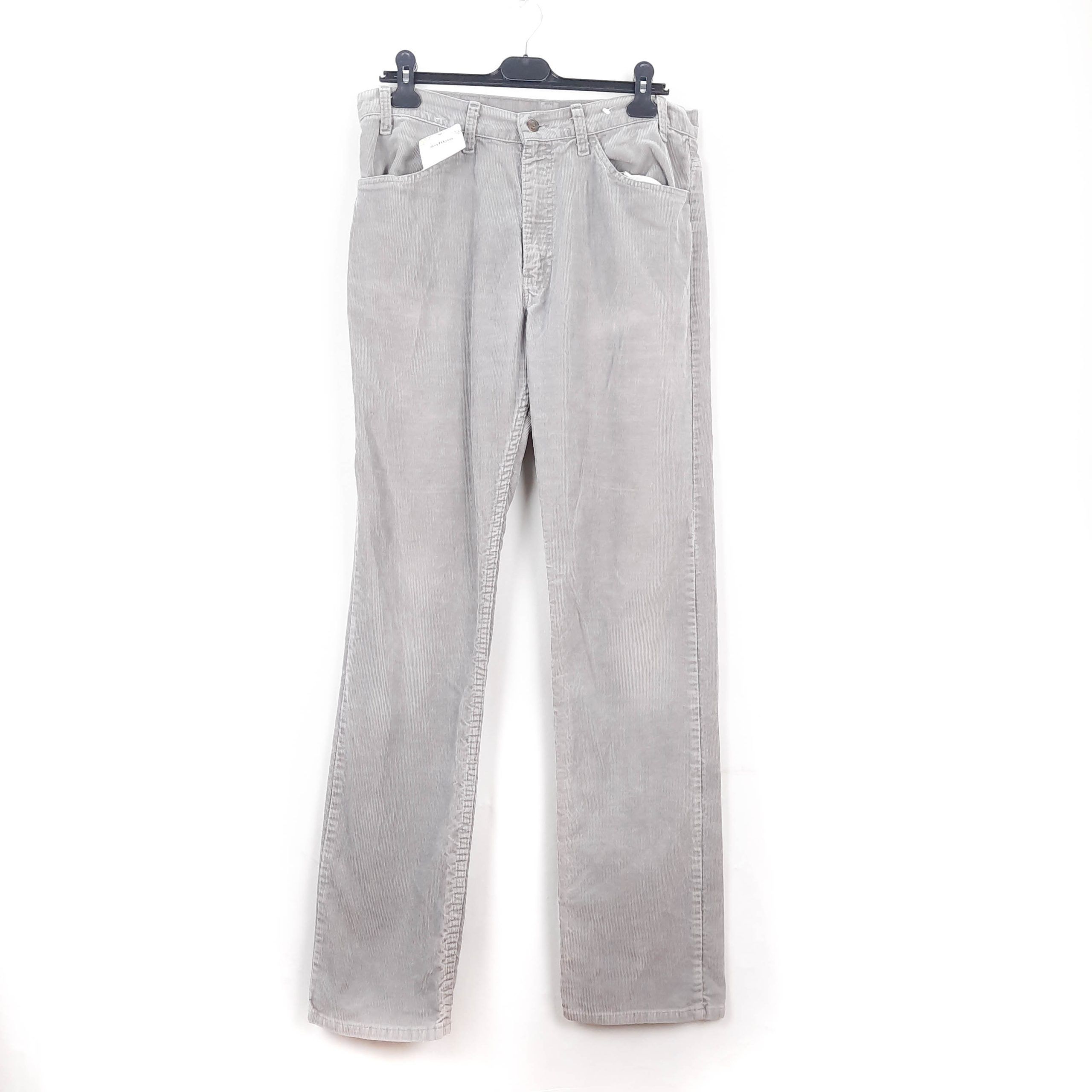 Levi's de pana Talla ESPAÑA 42-44 W34 de Segunda Mano