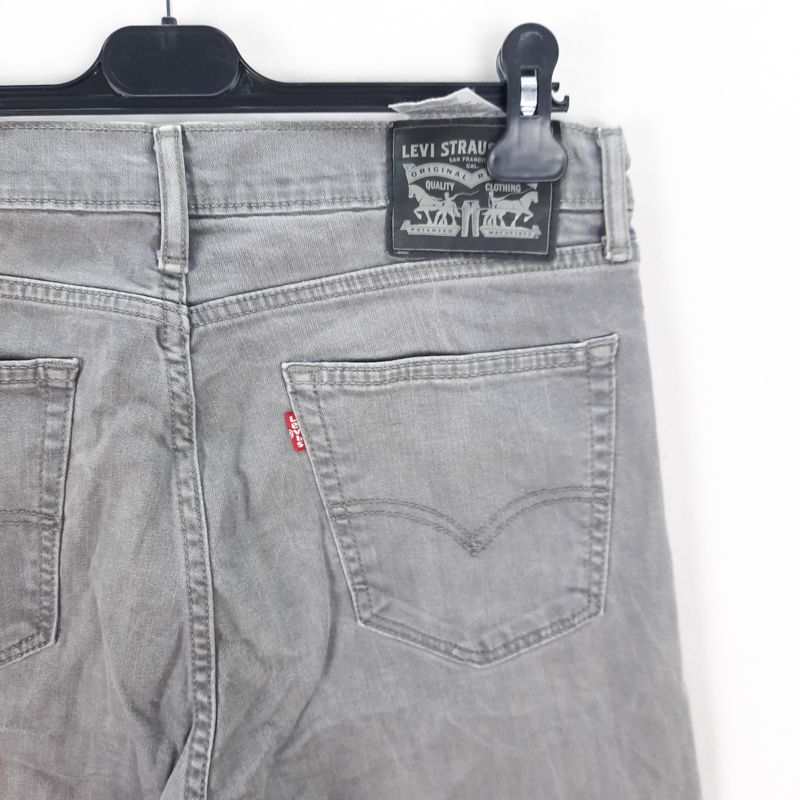 Levi's Talla ESPAÑA 42 W33 de Segunda Mano