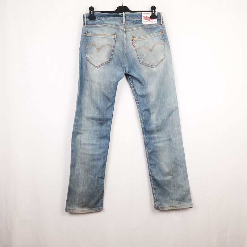 Levi's 504 Talla ESPAÑA 42 W31 de Segunda Mano