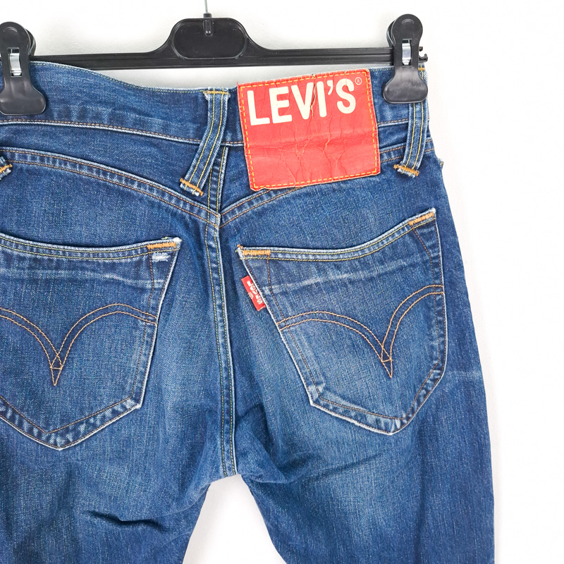 Levi's Edición Especial Talla ESPAÑA 38 W29 de Segunda Mano