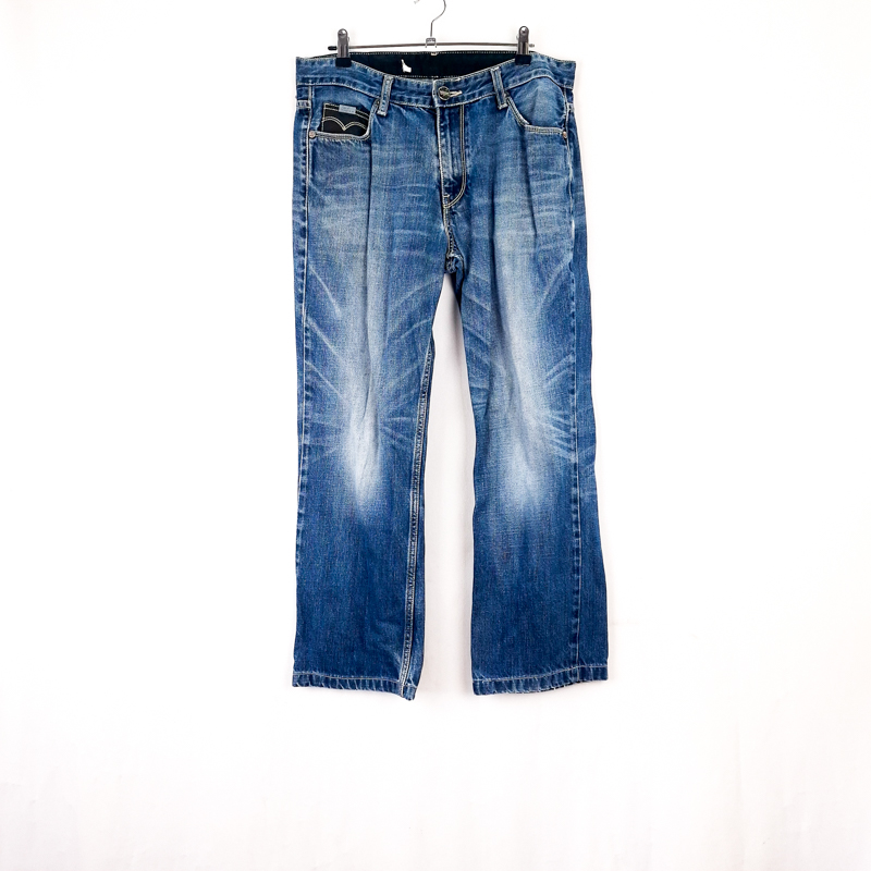 Levi's Edición Especial Talla España 42 de Segunda Mano