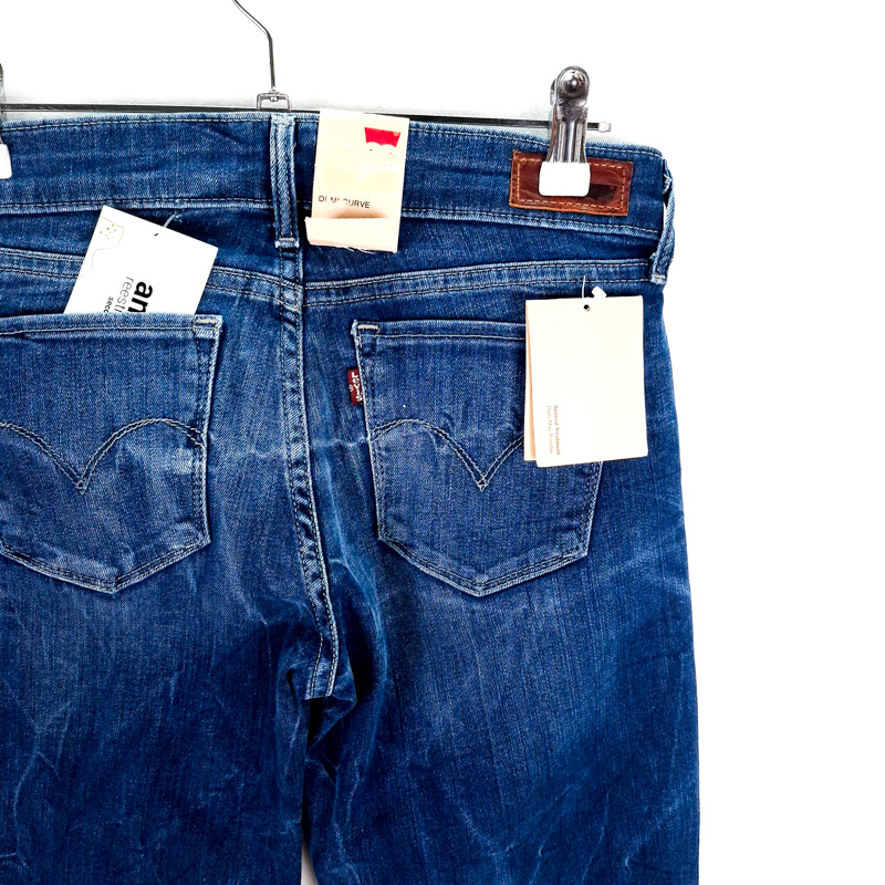 Levi's Demi Curve Modern Rise Straight nuevos Talla España 34-36 W26 de Segunda Mano