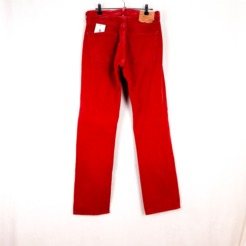 Levi's 501 Talla España 40 W32 de Segunda Mano Tienen la entrepierna cosida y con parche