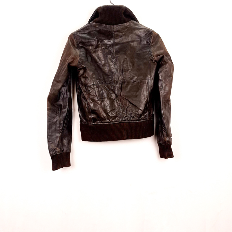 Cazadora 100% piel Bershka Talla M