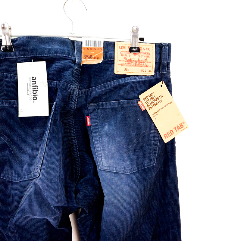 Levi's 551 de pana Talla España 38-40 W30 de Segunda Mano