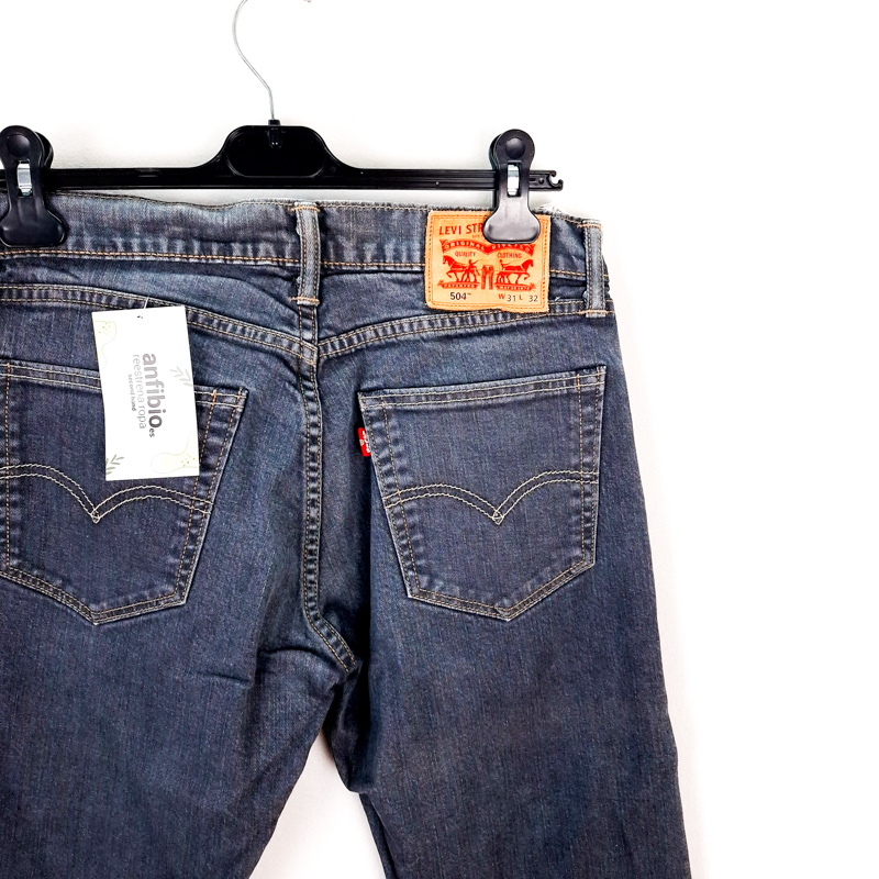 Levi's 504 Talla España 40 W31 de Segunda Mano.