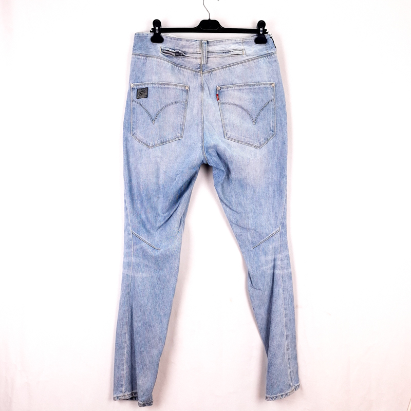 Levi's Engineered con cremallera trasera Talla España 44 W32 de Segunda Mano