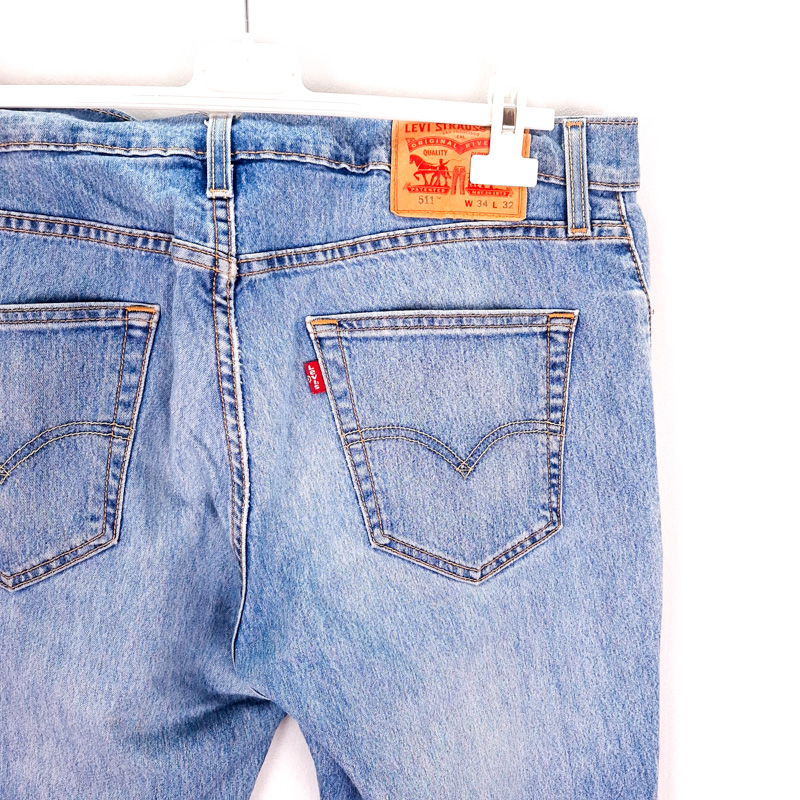 Levi's 511 Talla España 46 W34 de Segunda Mano Rotos en las perneras