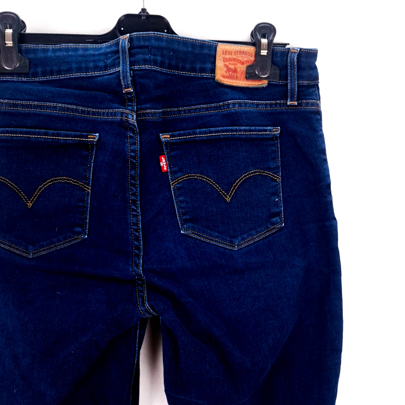 Levi's 712 Slim Talla España 42 W31 de Segunda Mano