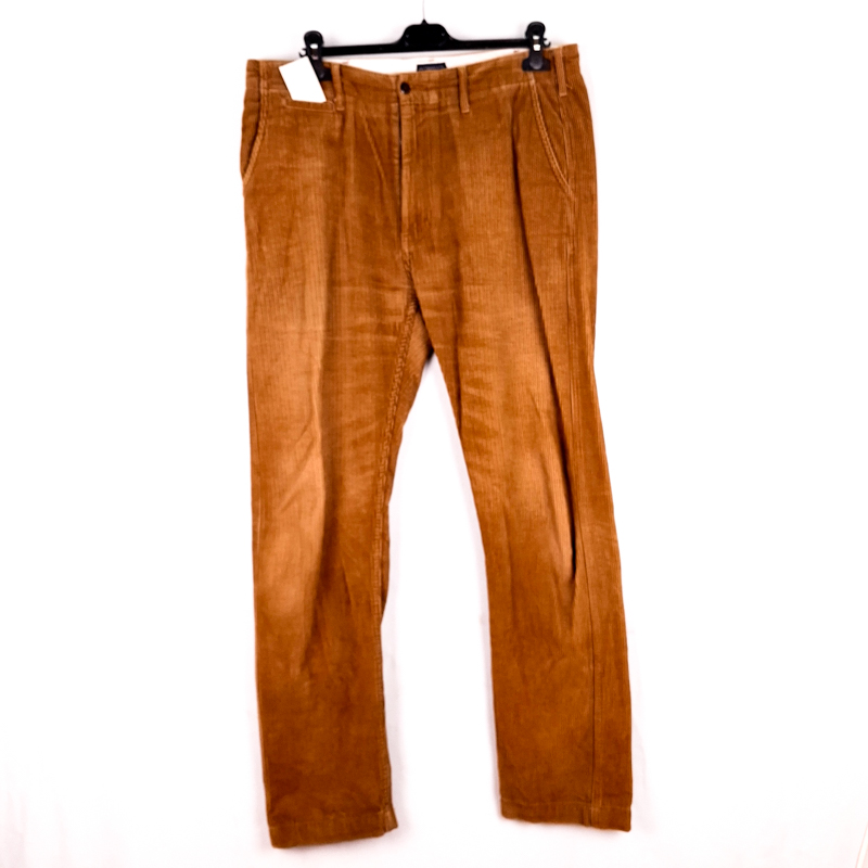 Levi´s chinos de pana Premium Talla España 46-48 W34 de Segunda Mano