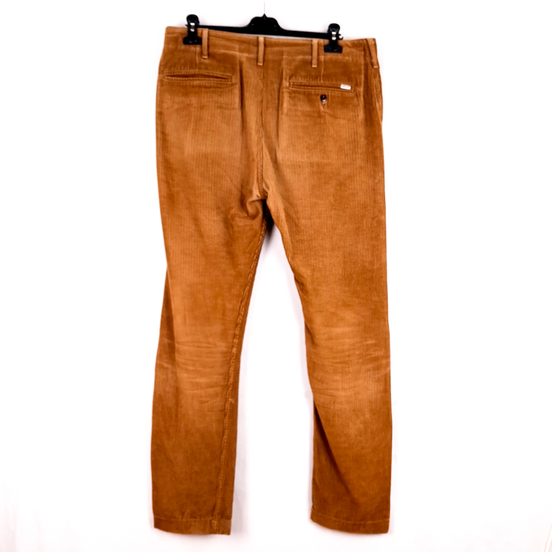 Levi´s chinos de pana Premium Talla España 46-48 W34 de Segunda Mano